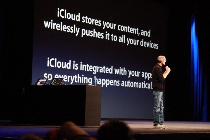 Steve Jobs announces iCloud at WWDC 2011 Steve Jobs announces iCloud at WWDC 2011