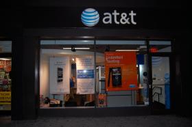 iPhone Banner in AT&T Store