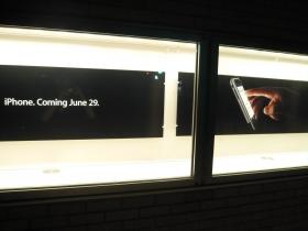 iPhone display at Apple Store in Dallas, TX | Courtesy of flickr user sminman2005