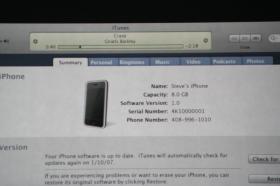 Steve Jobs presents the iPhone at Macworld 2007, his iTunes featured a Ringtones tab