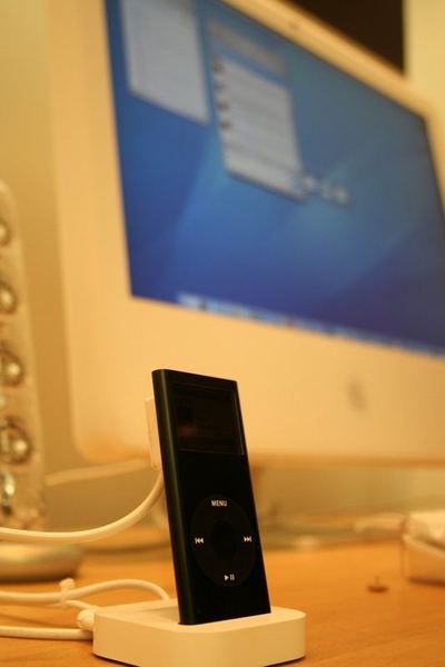 iPod nano (2nd generation) — photograph 12