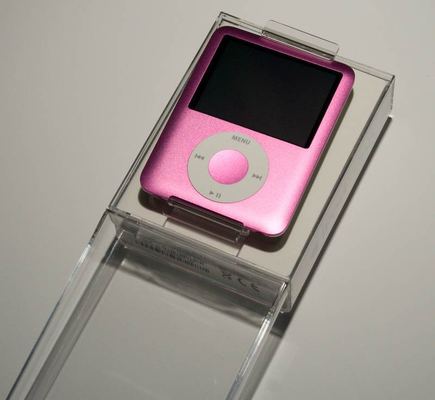 iPod nano (3rd generation) — Pink — photograph 4