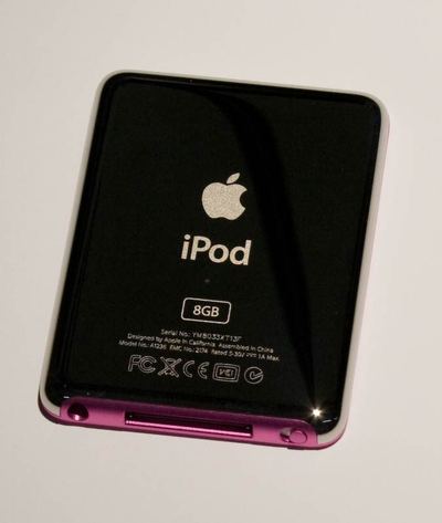 iPod nano (3rd generation) — Pink — photograph 7