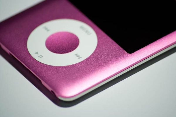 iPod nano (3rd generation) — Pink — photograph 11
