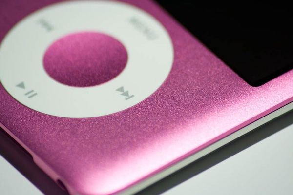 iPod nano (3rd generation) — Pink — photograph 12