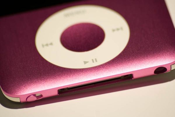iPod nano (3rd generation) — Pink — photograph 14