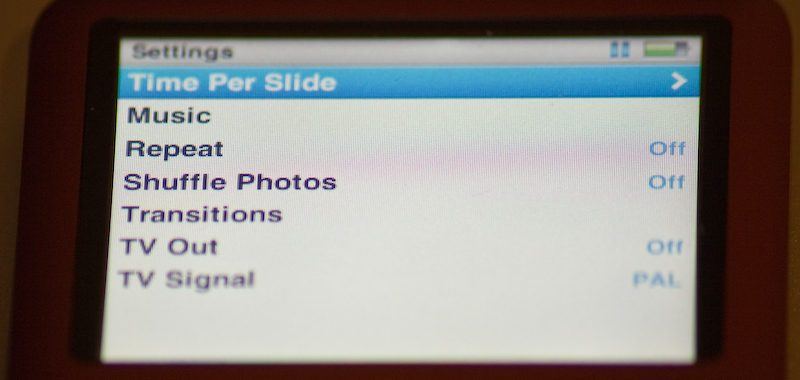 iPod nano (3rd generation) — PRODUCT RED — photograph 12