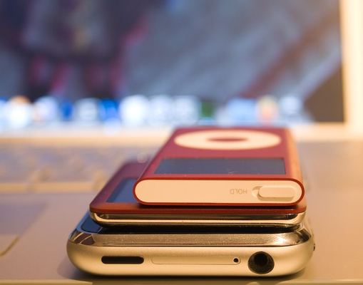 iPod nano (3rd generation) — PRODUCT RED — photograph 29