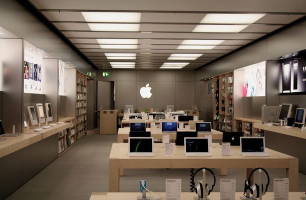 Apple Store — Arndale, Manchester — photograph 2