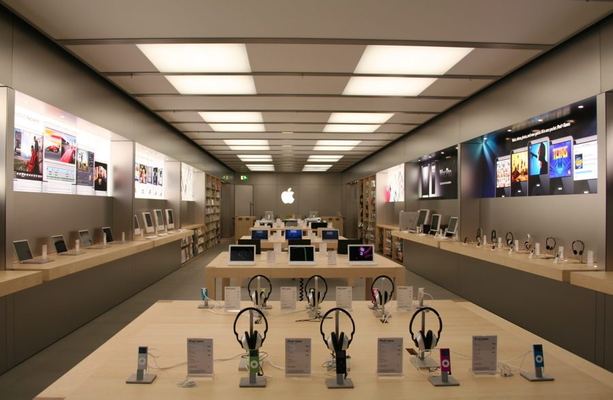 Apple Store — Arndale, Manchester — photograph 3