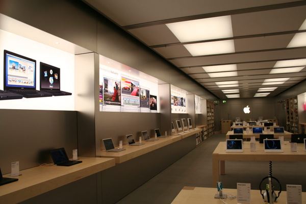 Apple Store — Arndale, Manchester — photograph 6