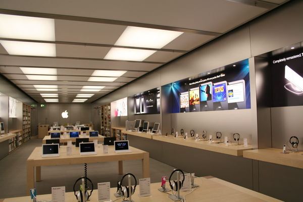 Apple Store — Arndale, Manchester — photograph 7
