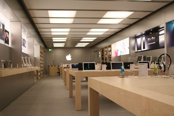 Apple Store — Arndale, Manchester — photograph 12