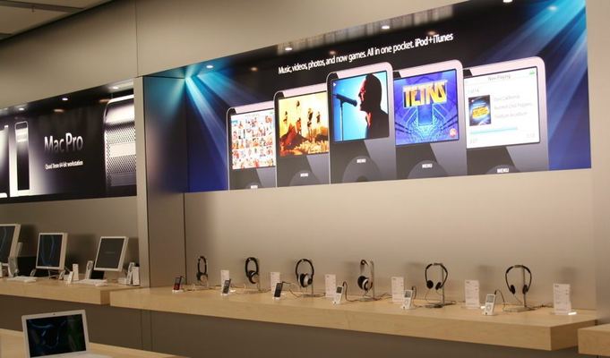 Apple Store — Arndale, Manchester — photograph 14