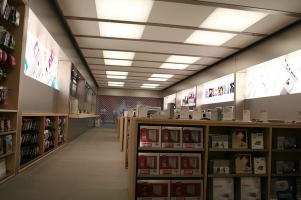Apple Store — Arndale, Manchester — photograph 27