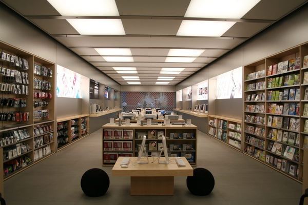 Apple Store — Arndale, Manchester — photograph 29