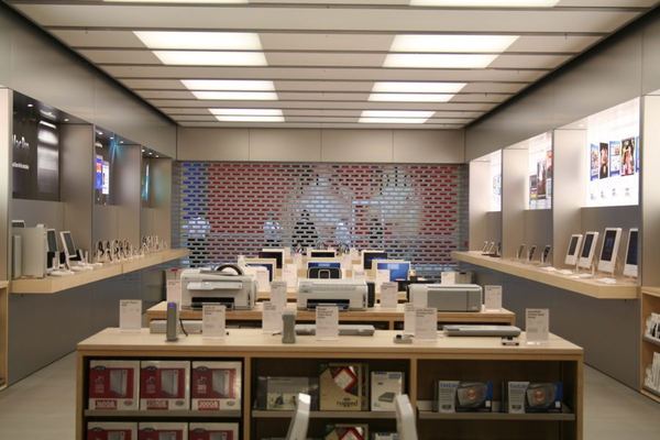Apple Store — Arndale, Manchester — photograph 30