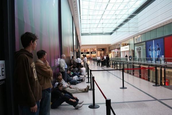 Apple Store — Arndale, Manchester — photograph 31