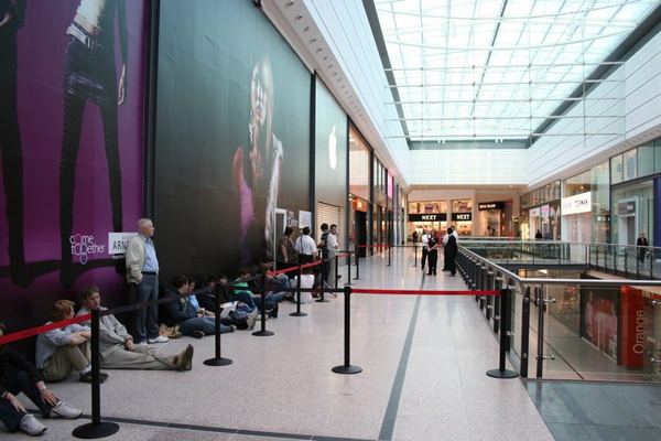 Apple Store — Arndale, Manchester — photograph 32