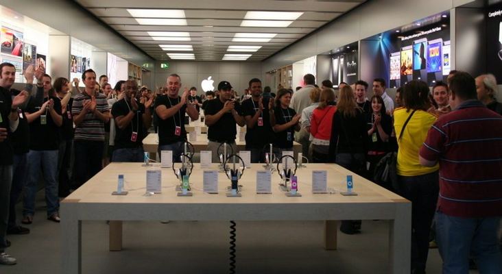 Apple Store — Arndale, Manchester — photograph 44