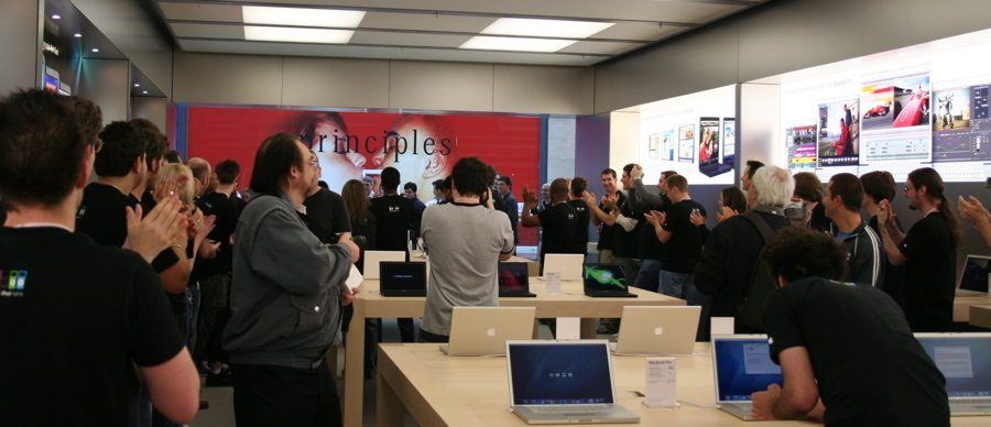 Apple Store — Arndale, Manchester — photograph 45
