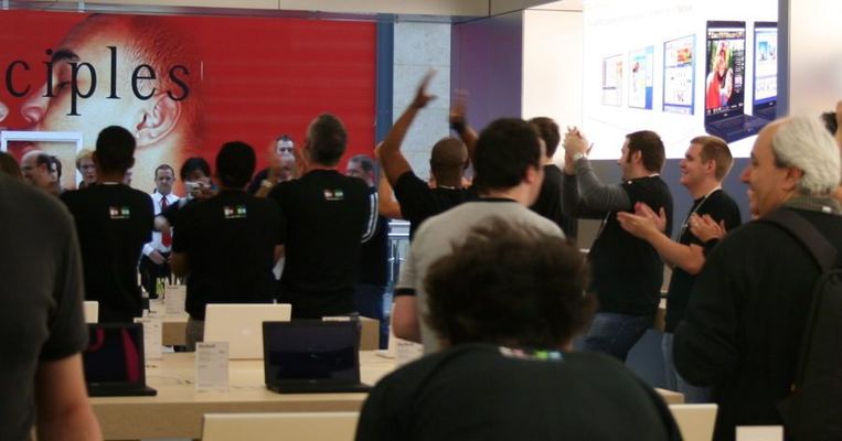 Apple Store — Arndale, Manchester — photograph 46