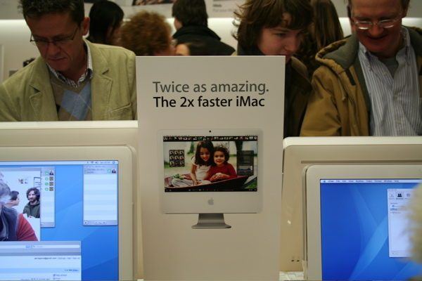 Apple Store — Brent Cross — photograph 6