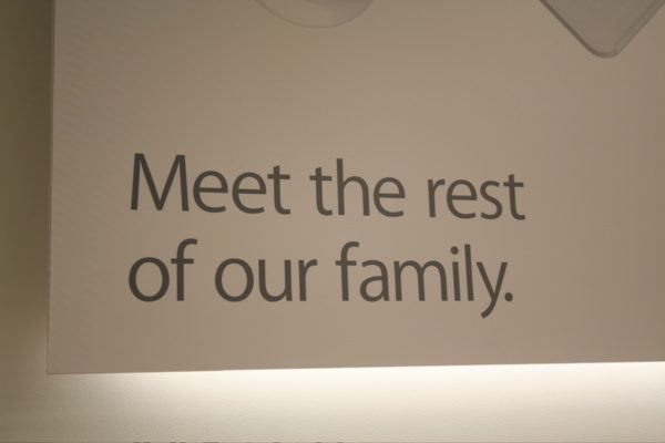 Apple Store — Brent Cross — photograph 16