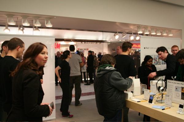 Apple Store — Brent Cross — photograph 20