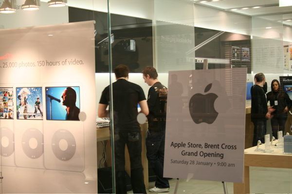 Apple Store — Brent Cross — photograph 34