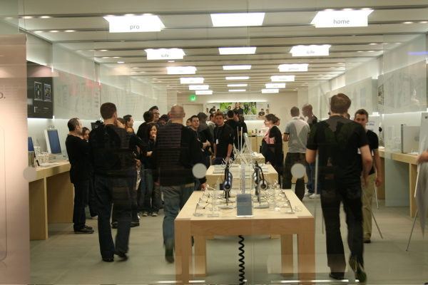 Apple Store — Brent Cross — photograph 39