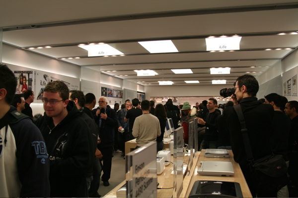 Apple Store — Brent Cross — photograph 52