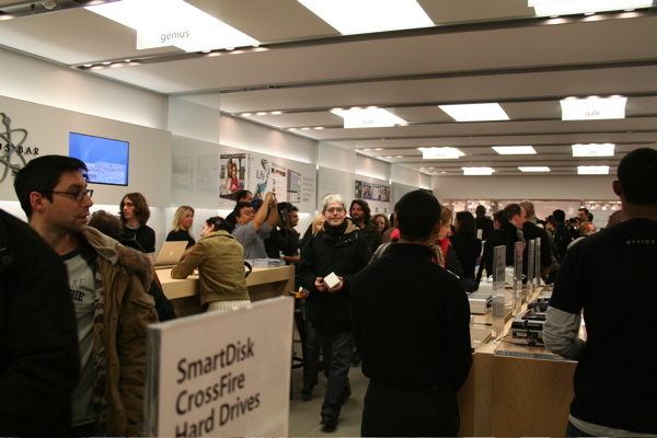 Apple Store — Brent Cross — photograph 57