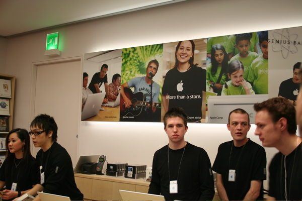 Apple Store — Brent Cross — photograph 61