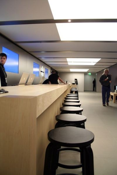 Apple Store — Buchanan Street, Glasgow — photograph 16
