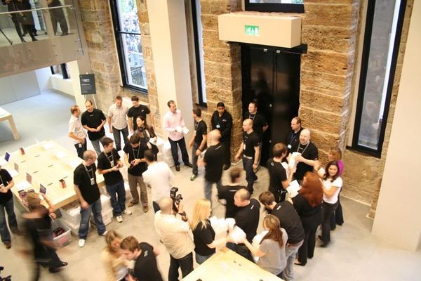 Apple Store — Buchanan Street, Glasgow — photograph 23