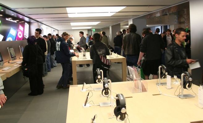Apple Store — Buchanan Street, Glasgow — photograph 34