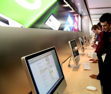 Apple Store — Buchanan Street, Glasgow — photograph 35