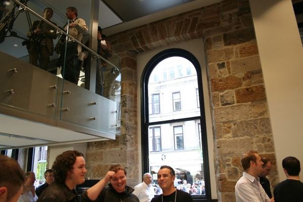 Apple Store — Buchanan Street, Glasgow — photograph 45