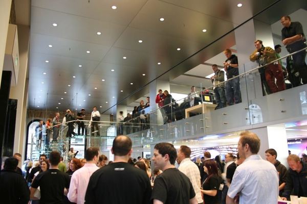 Apple Store — Buchanan Street, Glasgow — photograph 51