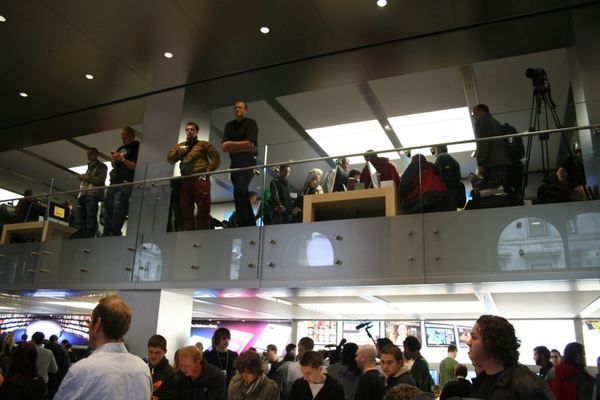 Apple Store — Buchanan Street, Glasgow — photograph 52
