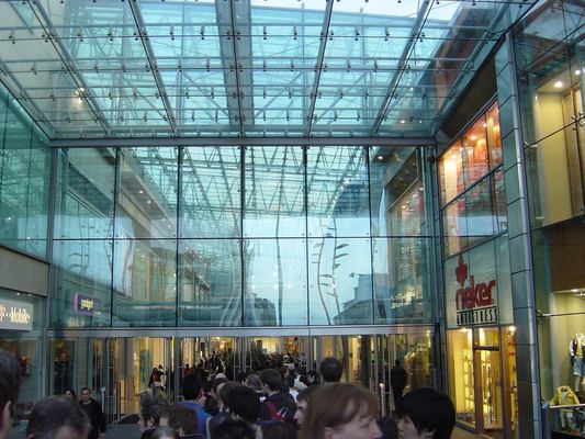 Apple Store — Bullring, Birmingham — photograph 5