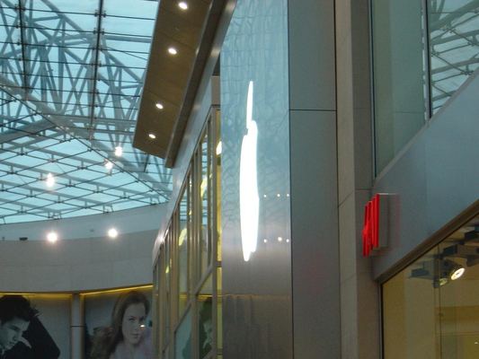 Apple Store — Bullring, Birmingham — photograph 10