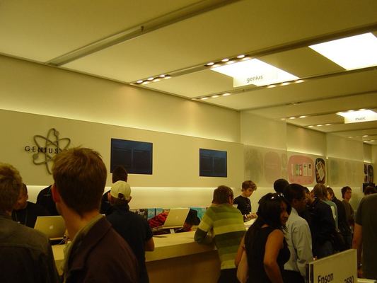 Apple Store — Bullring, Birmingham — photograph 13