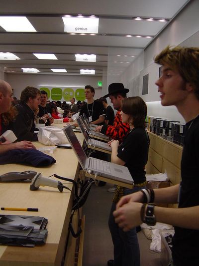 Apple Store — Bullring, Birmingham — photograph 31