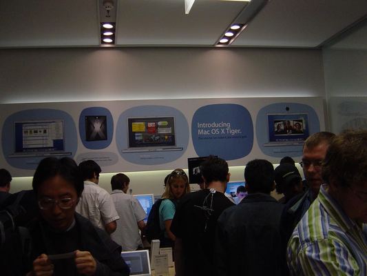 Apple Store — Bullring, Birmingham — photograph 49