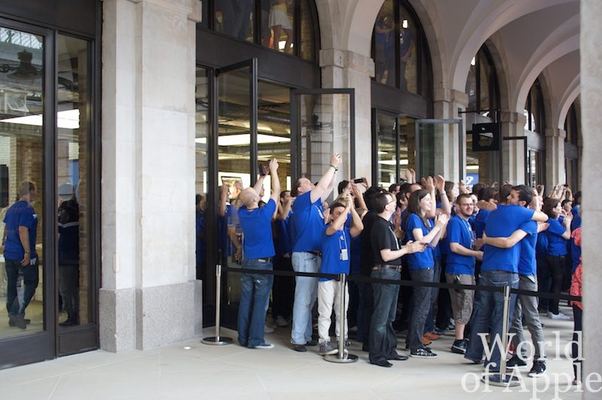Apple Store — Covent Garden — photograph 9