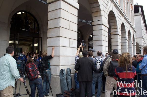 Apple Store — Covent Garden — photograph 12