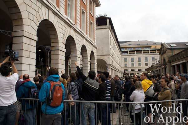 Apple Store — Covent Garden — photograph 13