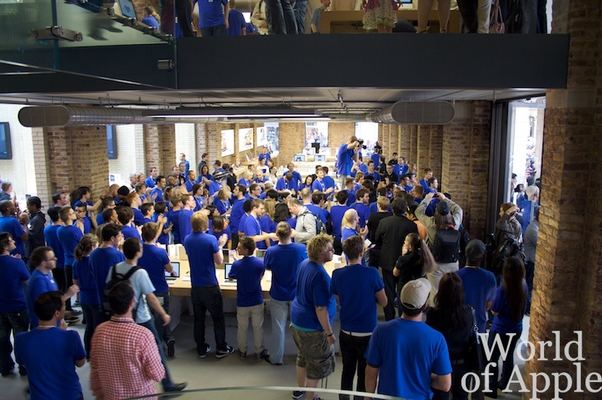 Apple Store — Covent Garden — photograph 15